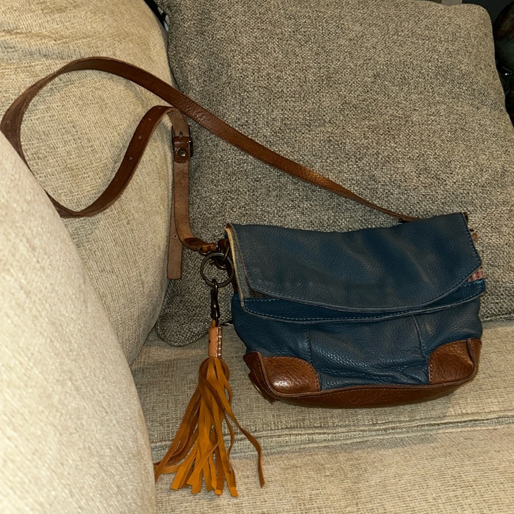 Leather cross body bag, adjustable strap